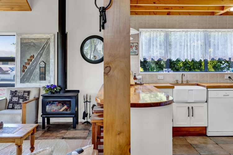 9 Elizabeth Grove Stratford_7