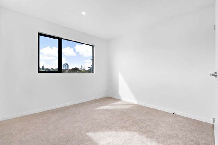 10C Serjeant Street Henderson_10