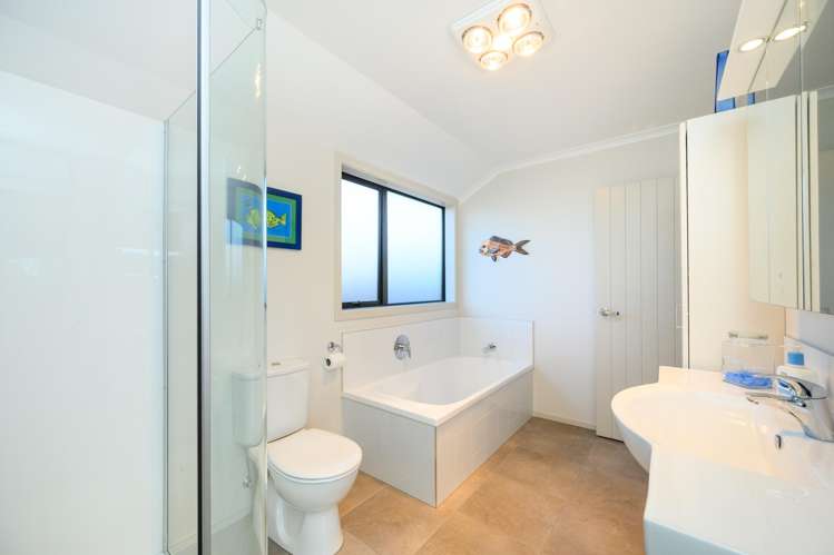 13 Lorenzo Place Kelvin Grove_18