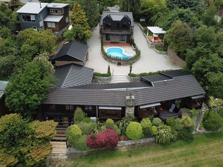 85 Arawata Terrace Fernhill/Sunshine Bay_0