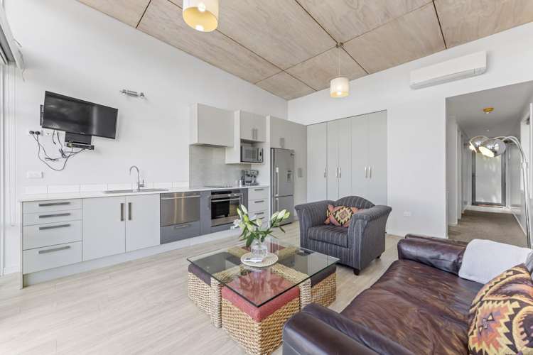 29/61 North Road_3