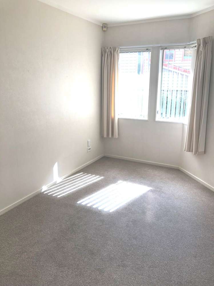 2/2 Carlton Street Hillsborough_6