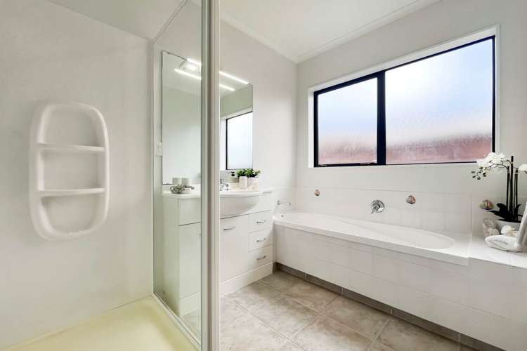 37 Croftview Road Wattle Downs_16