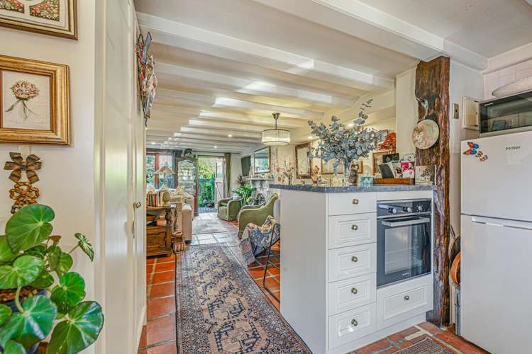 4/6 Quiet Woman Way Monaco_5