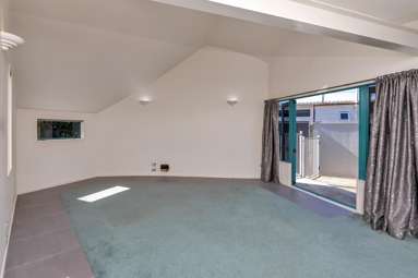 2/31 McClintock Street_4