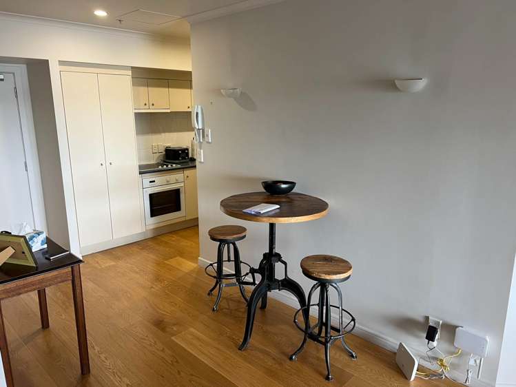 14E/1 Emily Place City Centre_5