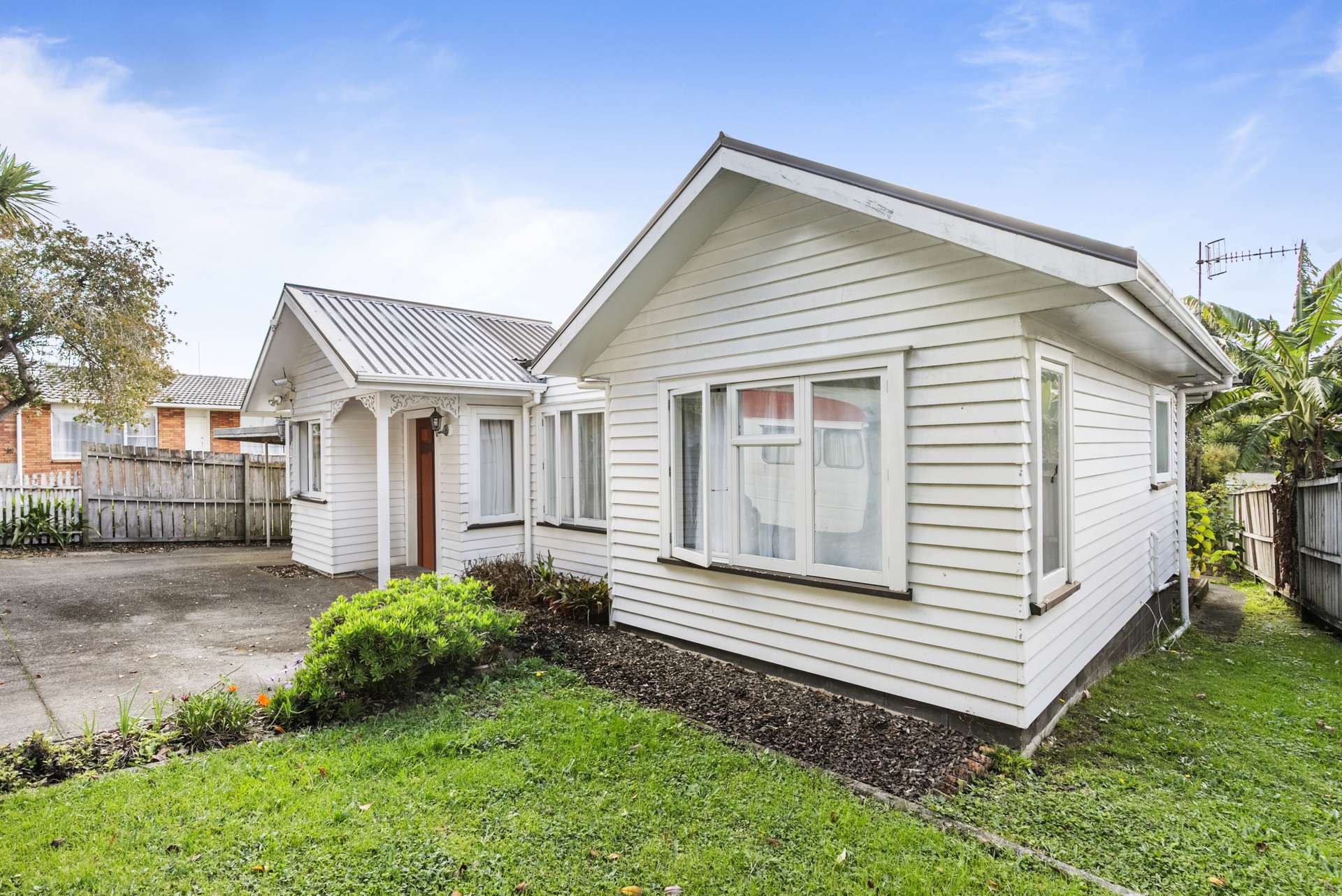 110 Mcleod Road Te Atatu South_0