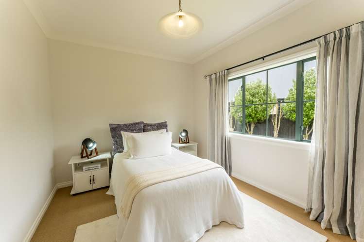 157 Pages Road Marchwiel_10