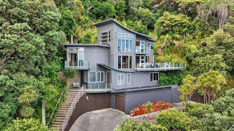 10 Waitea Road Muriwai Beach_0