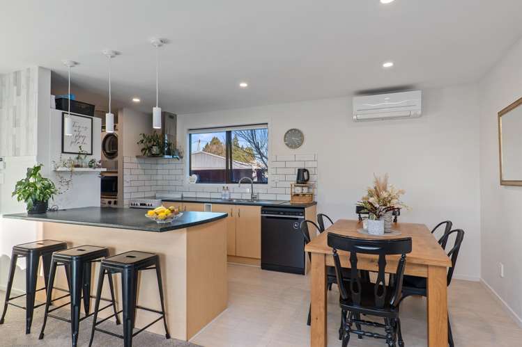 2/17 Johns Road_5