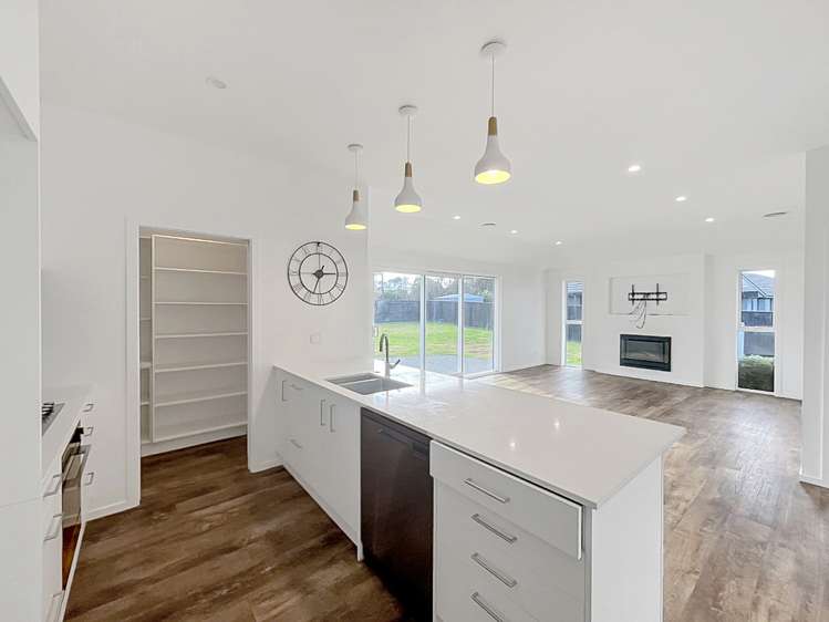 111 Johnstone Drive Fitzherbert_1