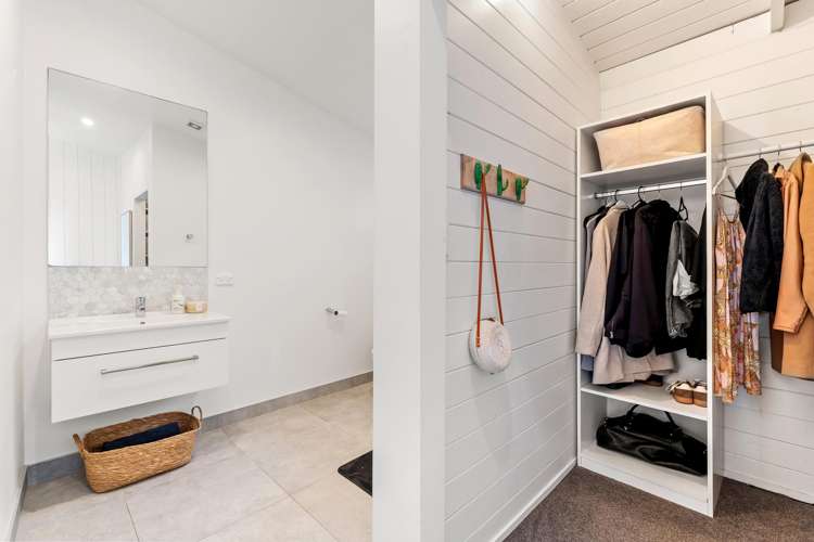 73 Roberts Road Matakatia_13