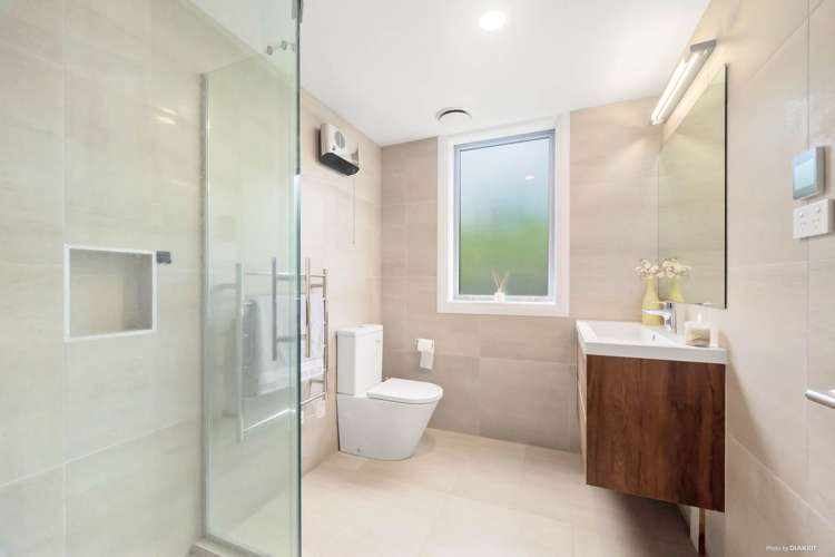 24 Boocock Crescent Orewa_13