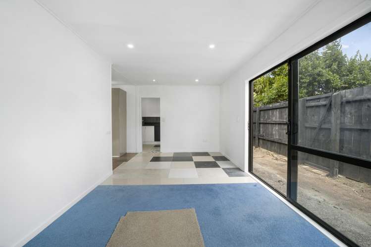 2/12 Graham Road Conifer Grove_16