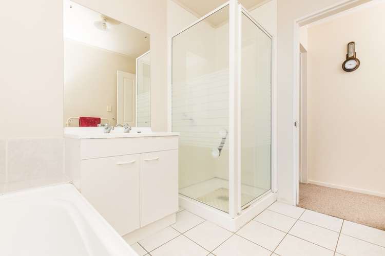 4a Girdhar Place Pukekohe_16