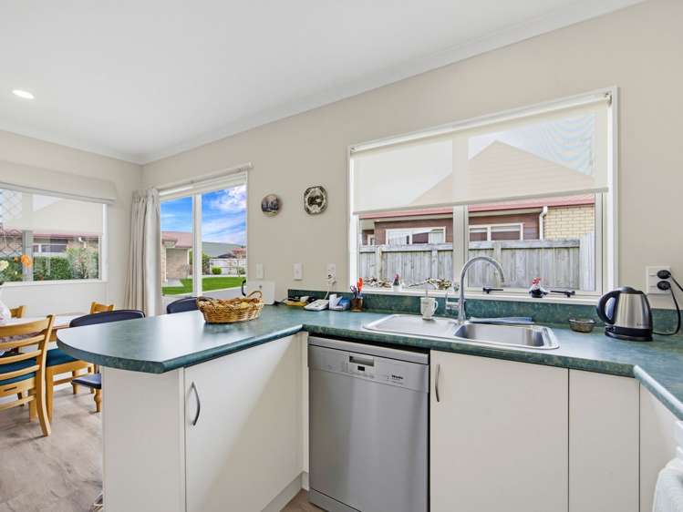 9 Fuller Close Villa 63 Levin_8