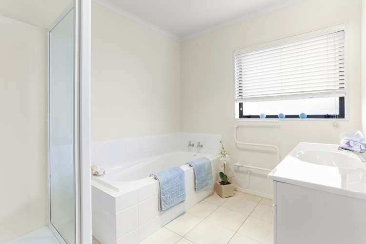 7 Canonbie Place East Tamaki Heights_19