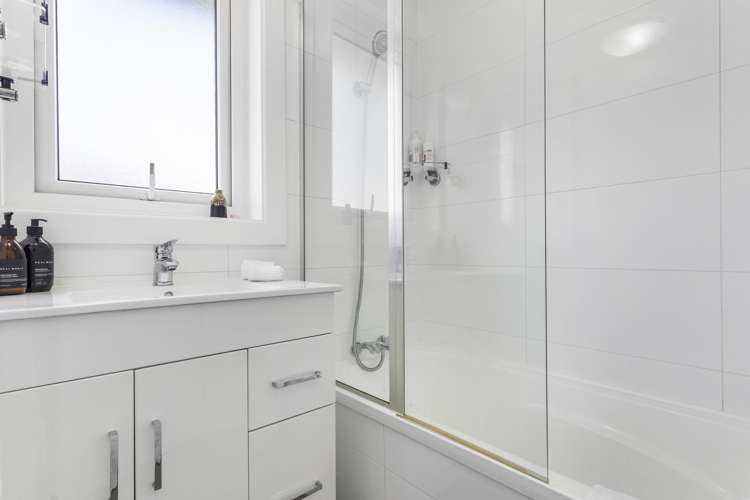 1 Kingsford Place Otara_18