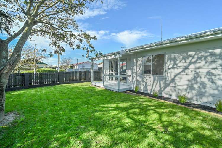 2/2 Tarbet Place Flaxmere_10