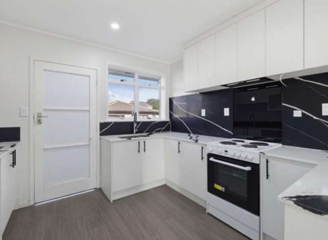 2/24A Vine Street Mangere East_2