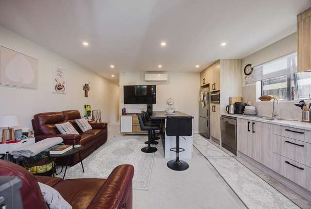 Modern Freehold Home - Stylish, Low-Maintenance Living!