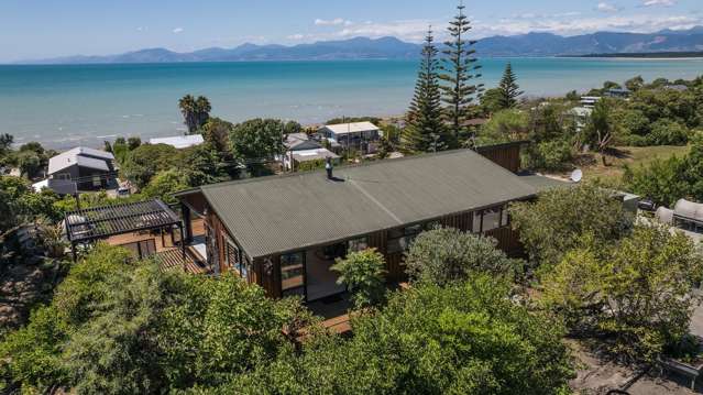 Fully furnished 3BR Ruby Bay Retreat