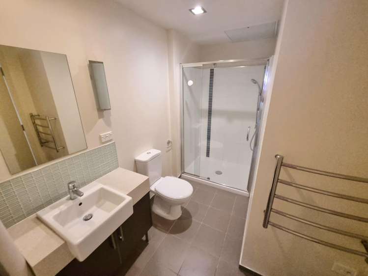 101/4 Wagener Place 1727_12