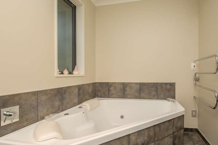 38 Reka Street Parklands_13