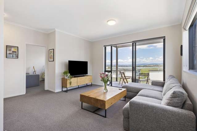 Sun-Filled Corner - Stunning Sea Views