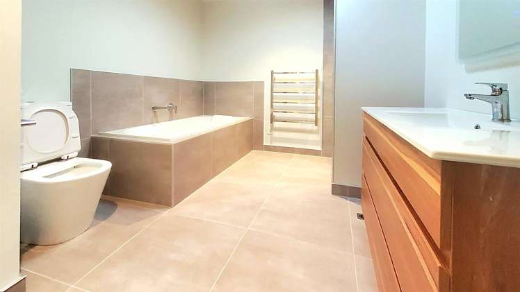 17 Timo Way Flat Bush_8