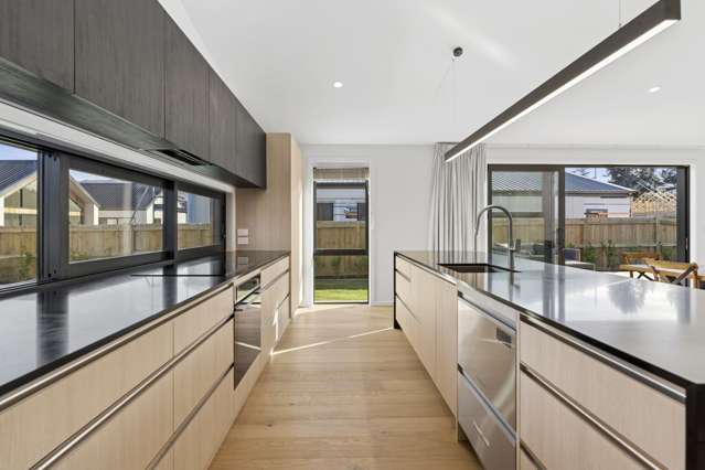 6 Moonstone Street Albert Town_3