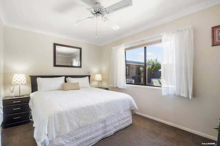 19 Vivian Wilson Drive Eastern Beach_10