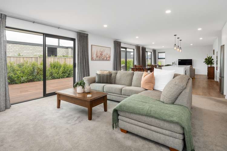 11 Caproni Road Burleigh_5