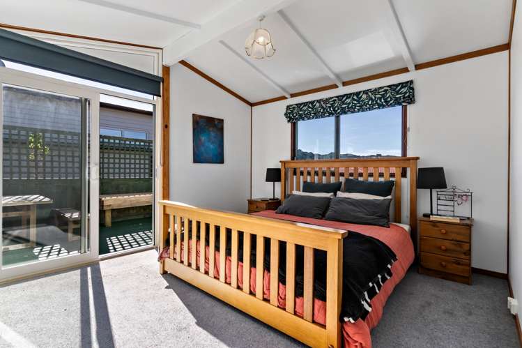 84 Thurleigh Grove Karori_13