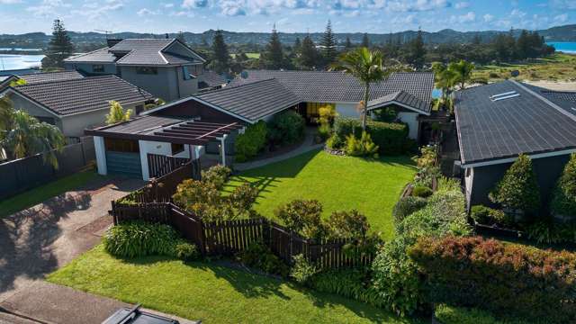 Spacious Coastal Home with Stunning Views - SH...