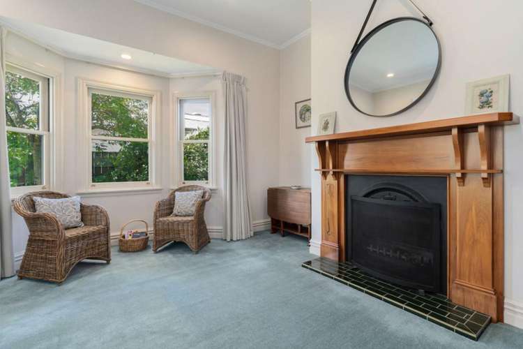 218 High Street South Carterton_9