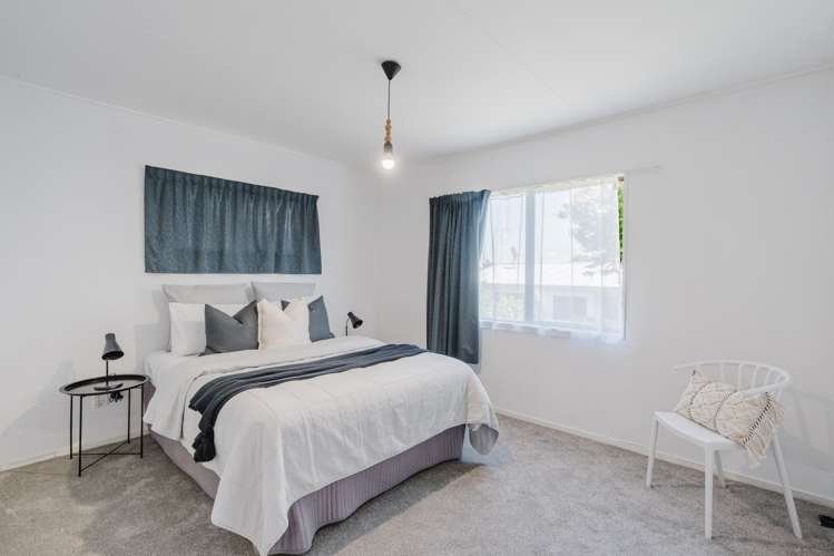 32 Lansdowne Crescent Glenview_16