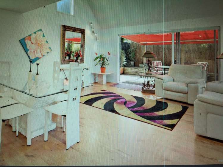 1057 Great North Road_0