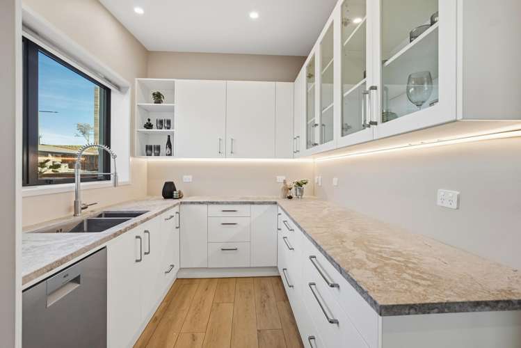 16 Te Heke Place Waikanae_12