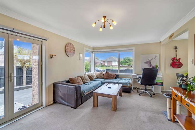 38 Sandown Crescent Aranui_5