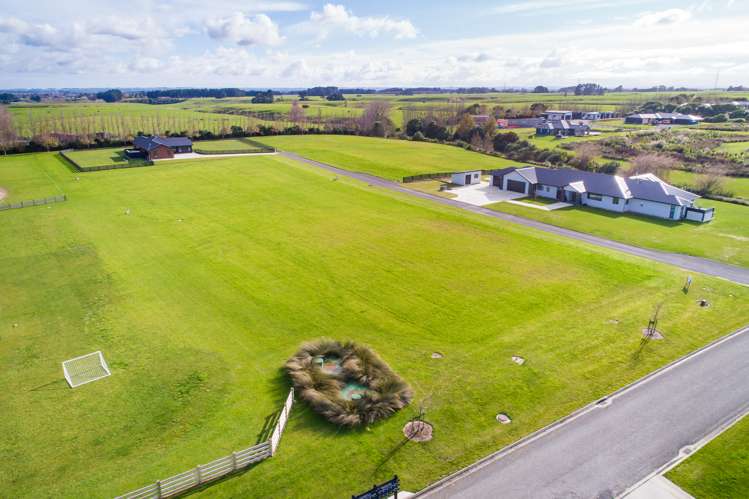 62 Hartwell Drive Kelvin Grove_12