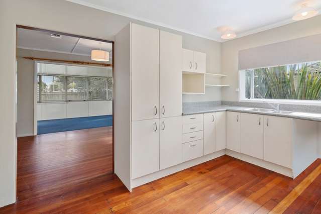 23 Russell Road Fairy Springs_4