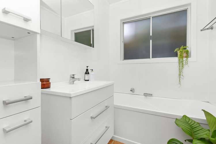 30 Mcgowan Road Wainuiomata_11