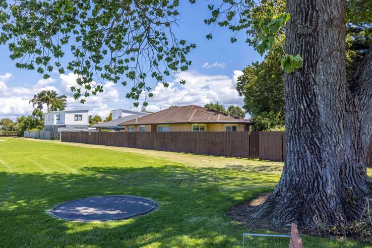 7B Barberry Lane Te Atatu Peninsula_23