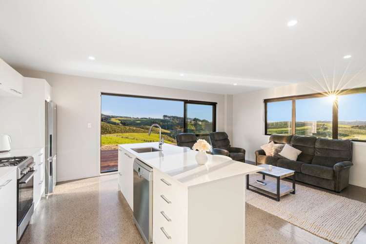 76 Munros Road Clevedon_3