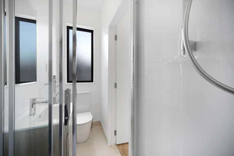 6/233 Great North Road Henderson_6