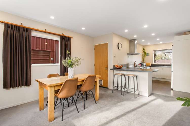 1/19 Waitikiri Drive Parklands_3