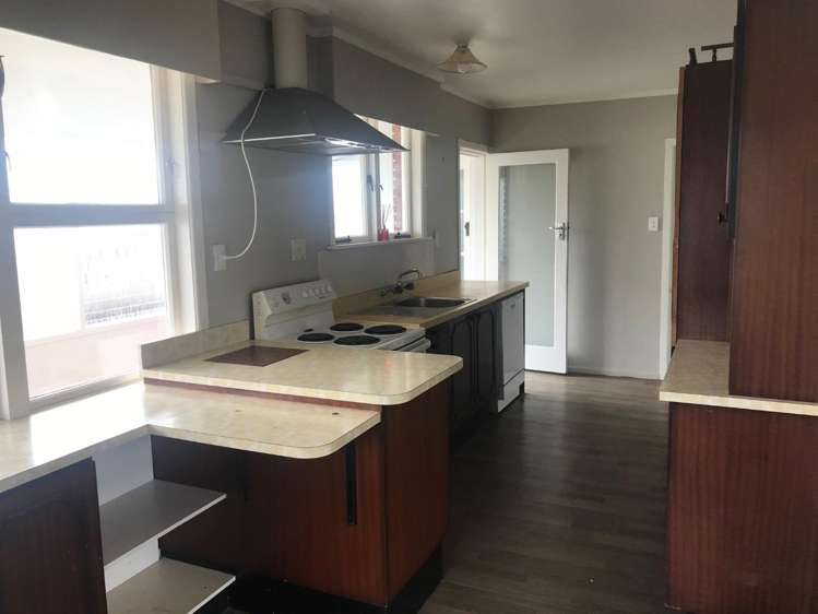 14 Defoe Avenue 1076_2