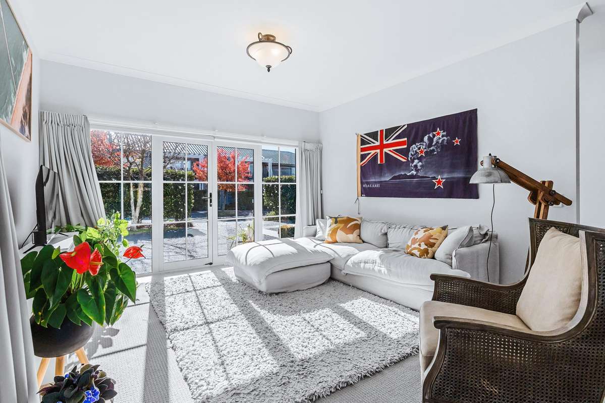 18 Chateau Crescent_5
