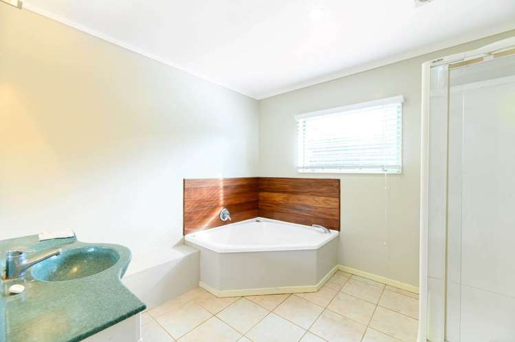 23 Goldfinch Rise Unsworth Heights_5